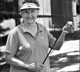 Joan Munn gets hole-in-one